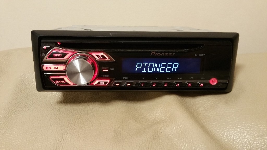 CAR HEAD UNIT PIONEER MP3 CD PLAYER WITH AUX AND RCA OUT FOR EXTERNAL