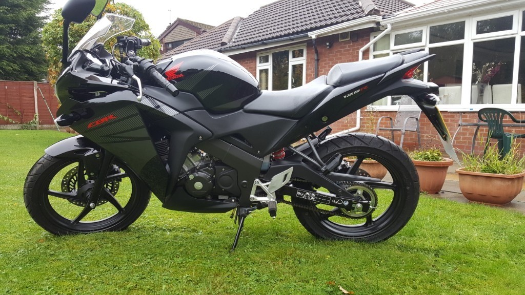 honda cbr 125 black