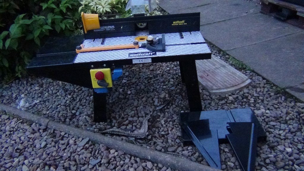 Wolfcraft router table with router and bits in Gilmerton, Edinburgh
