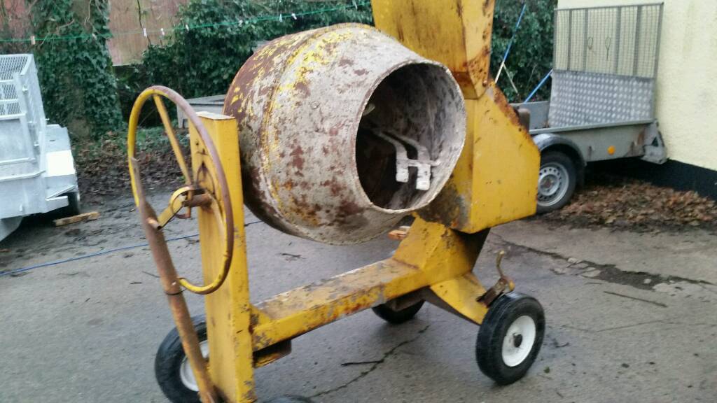 cement mixer Bentford diesel lister engine starts first time in