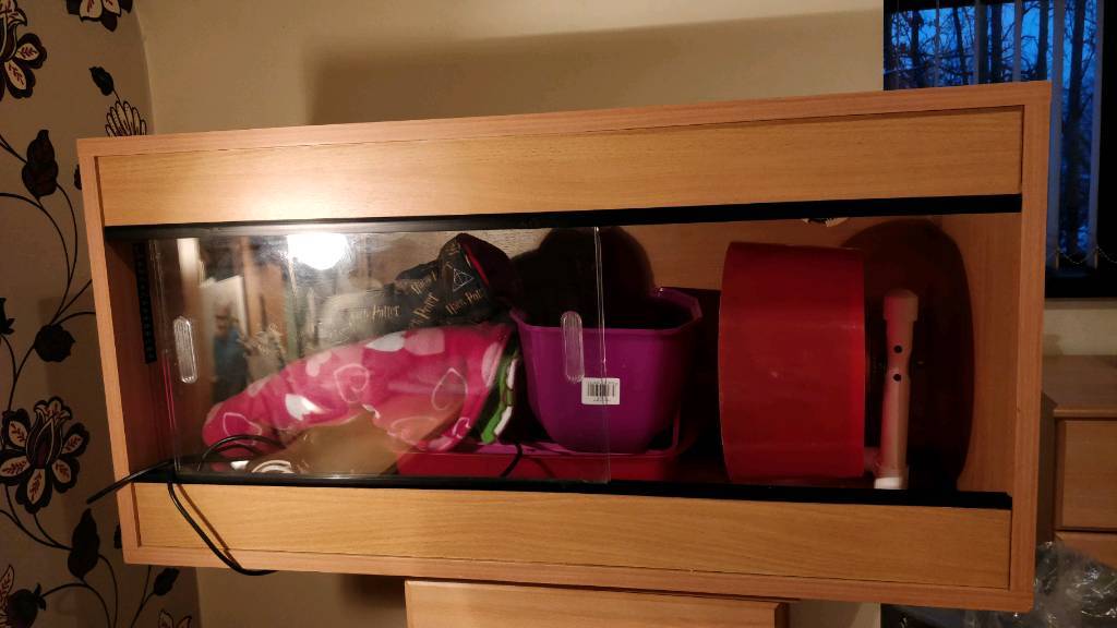 3ft vivaroum and accessories (previous african pygmy hedgehog set up