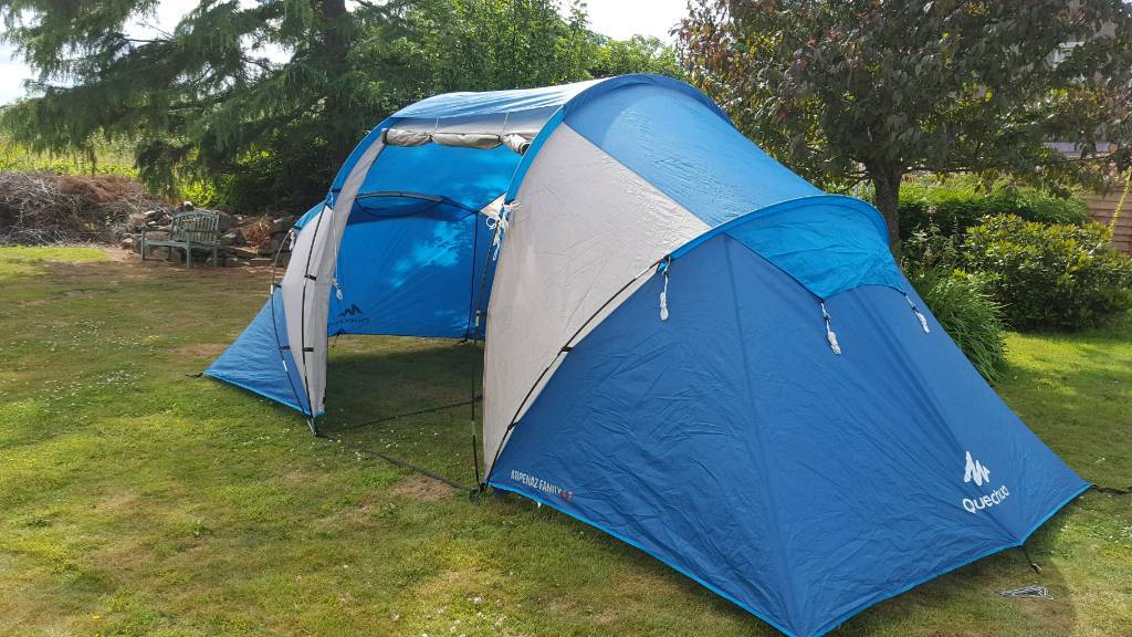 4 MAN TENT QUECHUA BRILLIANT SIZE, PACKS UP SMALL in Carluke, South