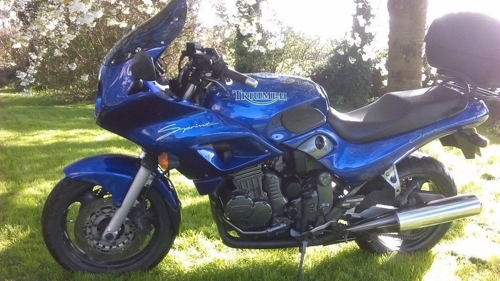 triumph sprint sport 900