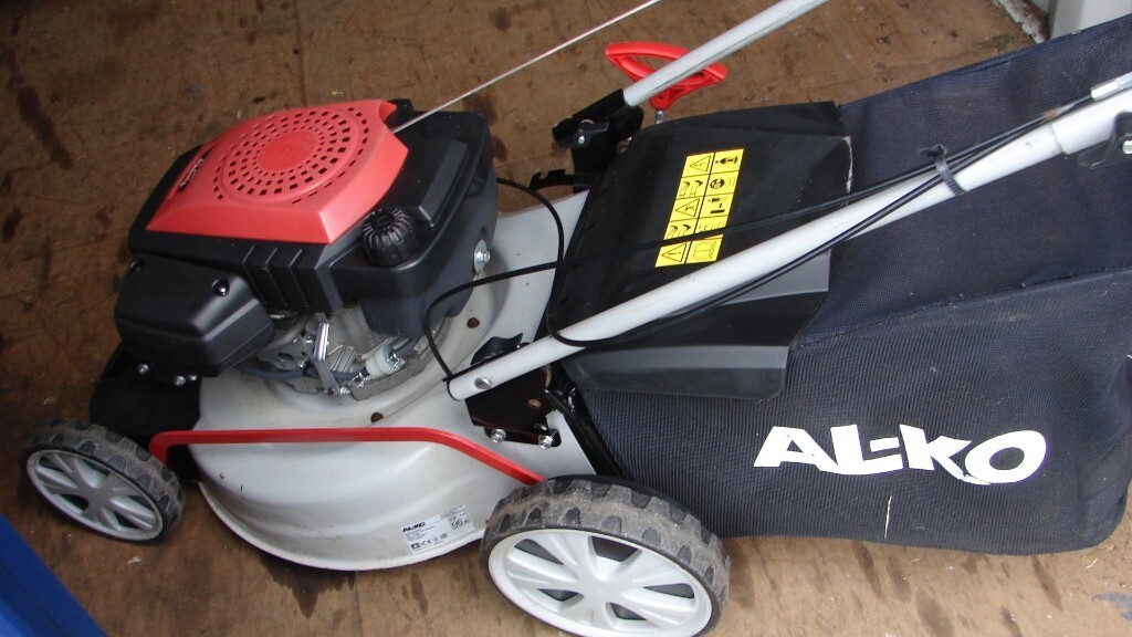 alko 19 inch self propelled petrol rotary mower complete with grassbox