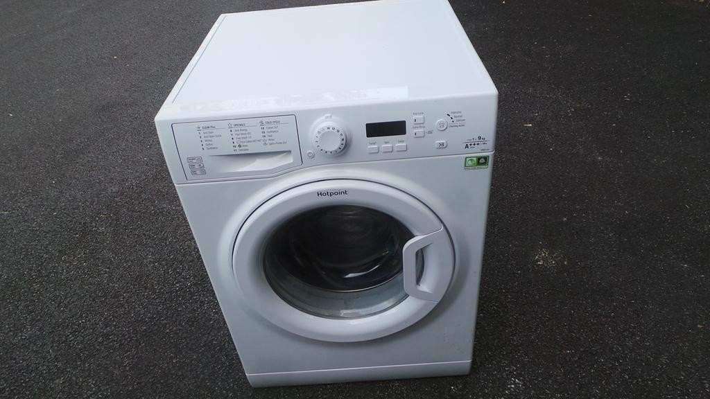Hotpoint WMBF944P 9kg 1400rpm Freestanding Washing Machine White,as