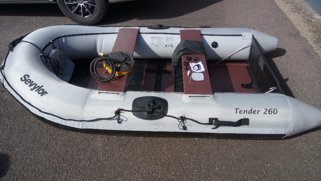 Inflatable Tender Boat. Sevylor TMT260 with electric motor VGC in