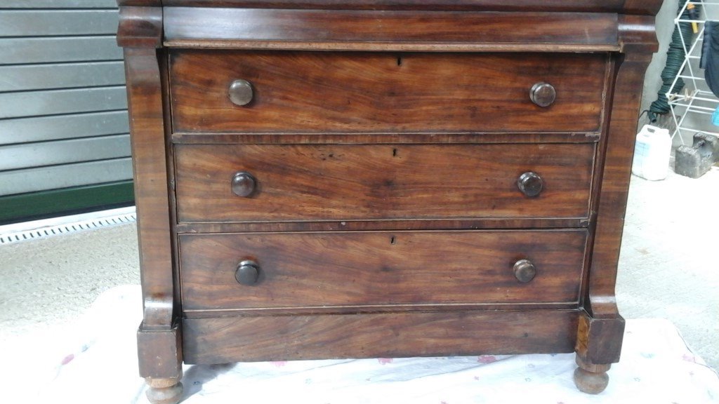 LOVELY BIG VICTORIAN MAHOGANY SCOTCH DRESSER/CHEST OF DRAWERS. IN GREAT