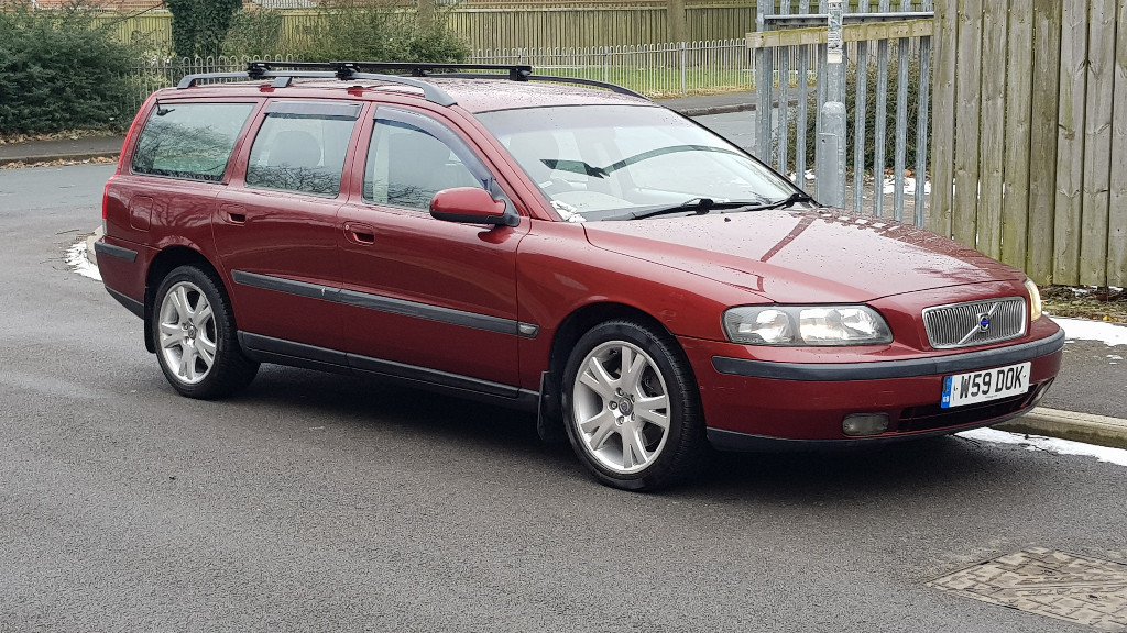 Volvo V70 2.4 Petrol Automatic Estate in nice condition Long MOT in