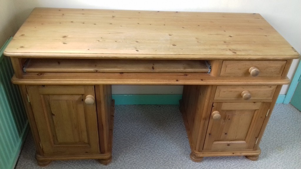 Pine computer desk. Solid, handmade. in Bingham, Nottinghamshire