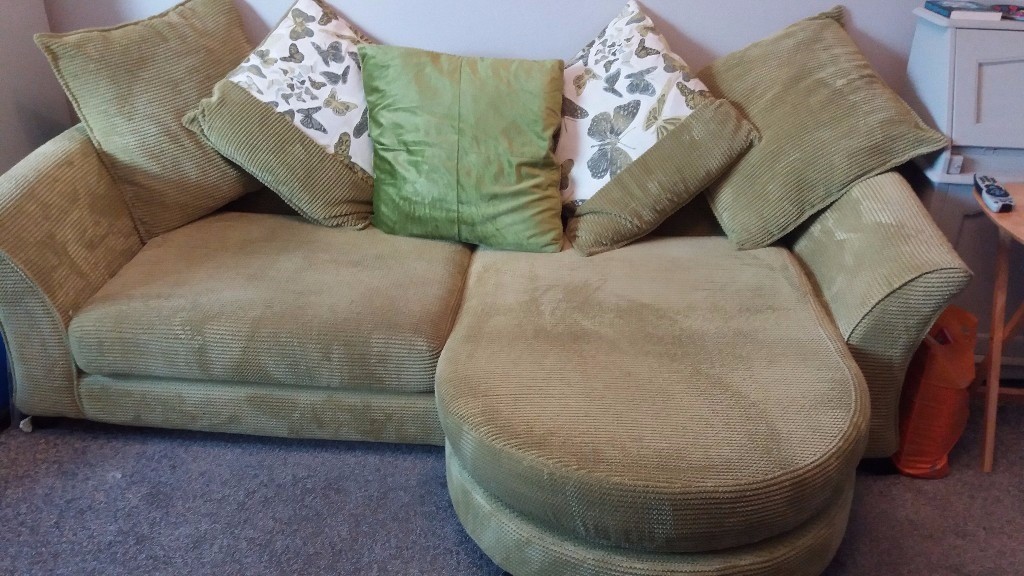 Sofa for sale (lime green 4 seater pillow back) ex DFS in Aberdeen