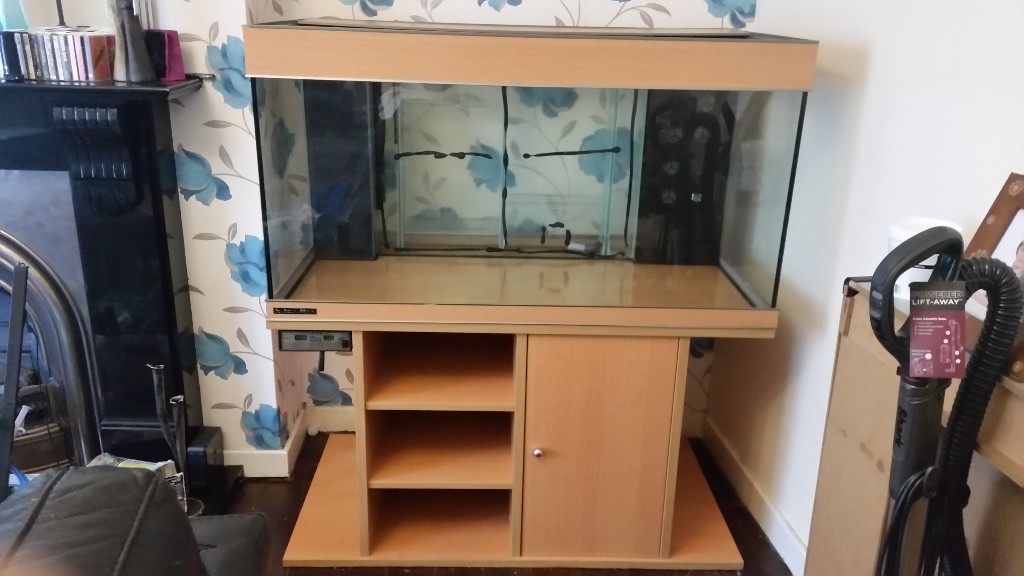 4ft fish tank with matching stand and loads of accessories, filters