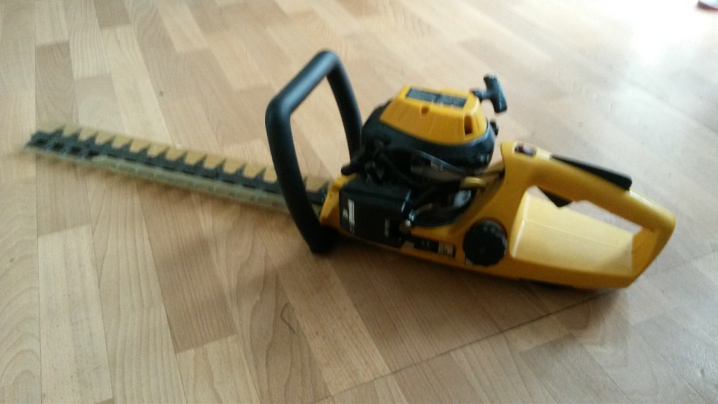 JCB HT26 PETROL HEDGE TRIMMER in Leicester, Leicestershire Gumtree