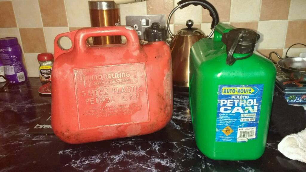 Petrol cans 2 x 5 litre in Hull, East Yorkshire Gumtree
