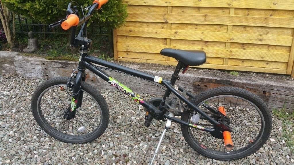 Standard size BMX bike 8 Ball Xtreme Halfords 16inch wheel rims in