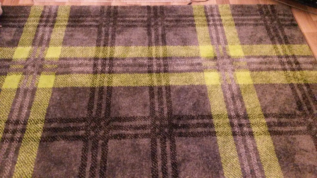 Nearly New Large (2m X 3m) Grey and Green Tartan rug in Dollar