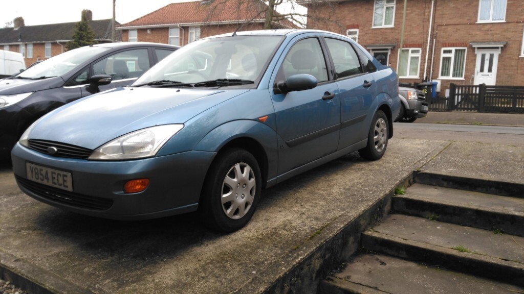 Saloon ford focus