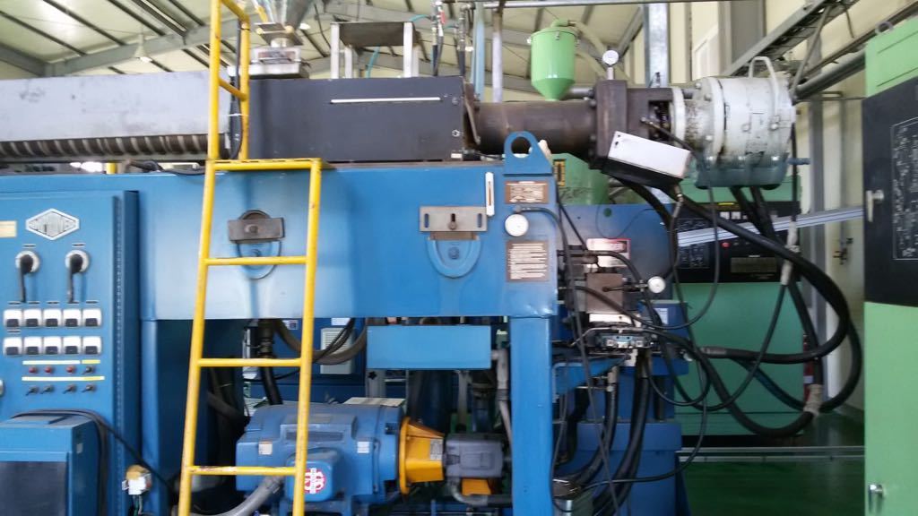 1997 & 2000 Improved B30 PC Blow Molder