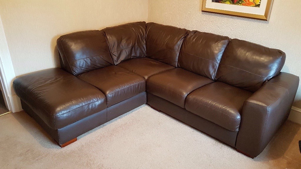 LEATHER CORNER SOFA ***FANTASTIC CONDITION*** in Saltcoats