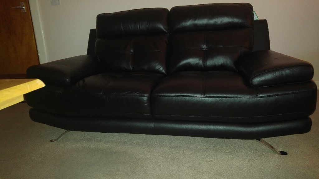 GENOA 2 SEATER LEATHER SOFA BLACK in Coatbridge, North Lanarkshire