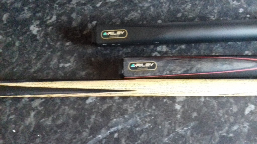 Riley Paul Hunter 3 piece snooker cue & Case in Beverley, East