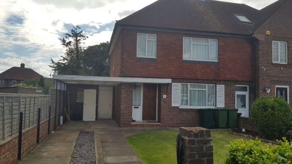 3 Bedroom house to let Ashford in Ashford, Surrey Gumtree