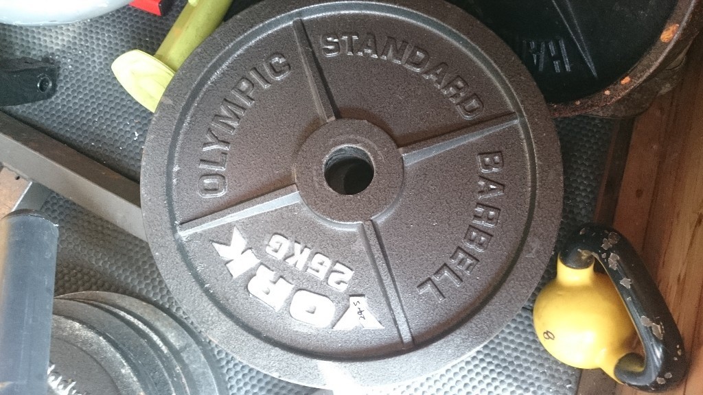 100kg York 2" Hole Olympic Cast Iron Weight Plates 4 x 25kg in Luton