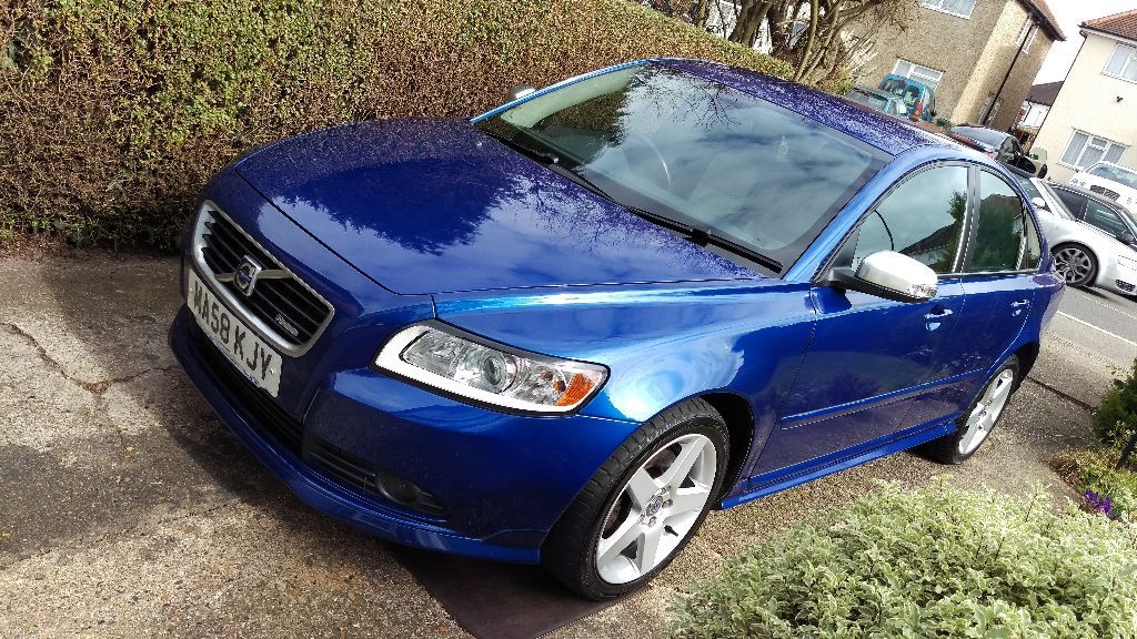 Volvo s40 r design