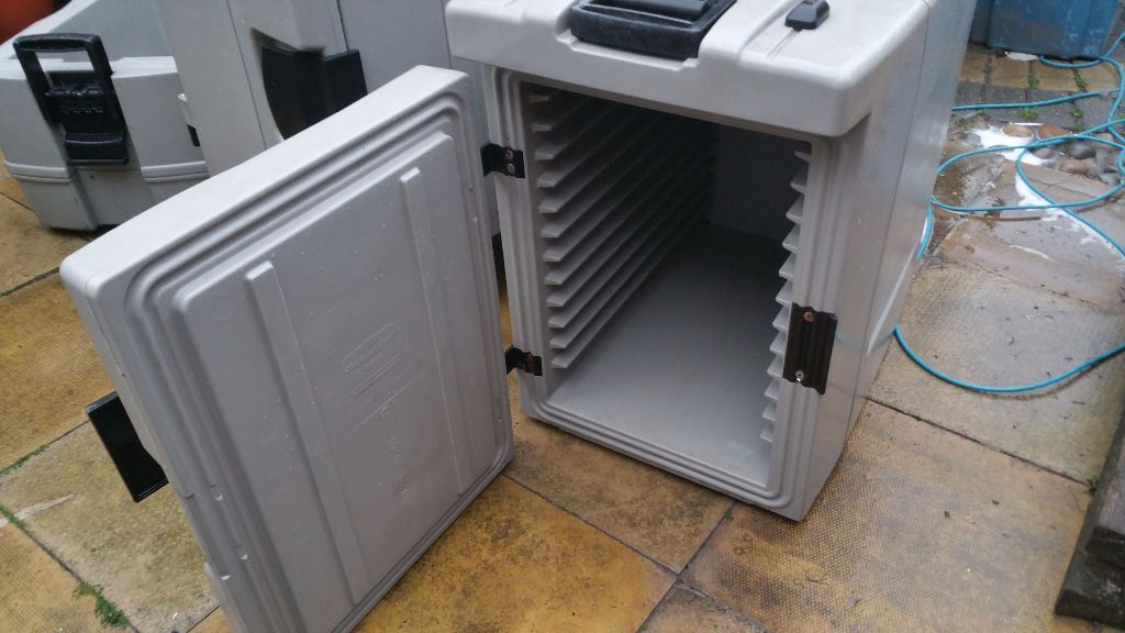 COMMERCIAL CATERING INSULATED, THERMO BOX 89 Litre RUBBERMAID CATERMAX