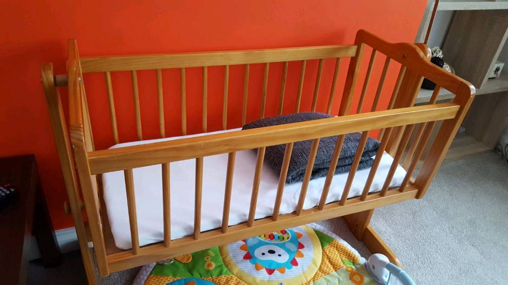 crib Baby swinging