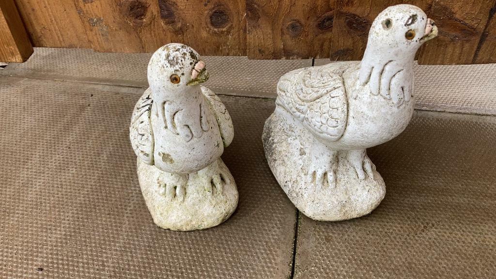 2 Dove Garden Ornaments £12 in Winsford, Cheshire Gumtree