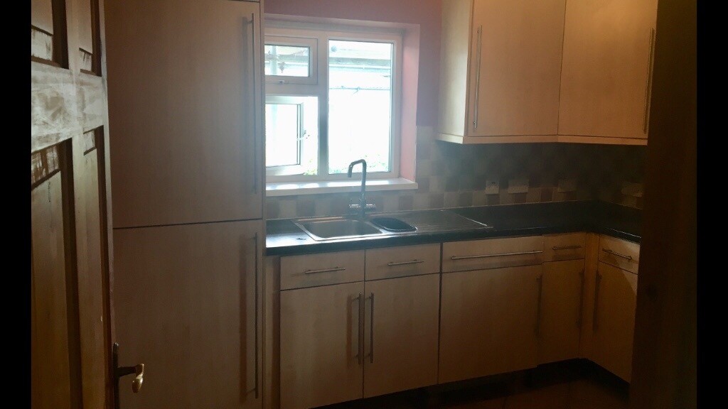 Used Magnet kitchen units. Excellent condition. | in Brentford, London