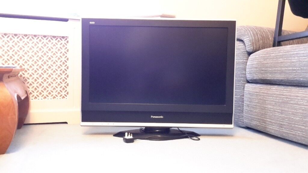  Panasonic  32  inch  lcd 1080p  TV  TX 32LXD70 in Fair Oak Hampshire 