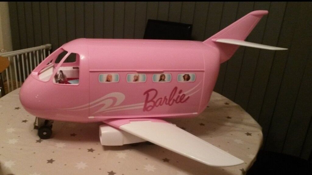 Barbie Airplane At Toys R Us - ToyWalls