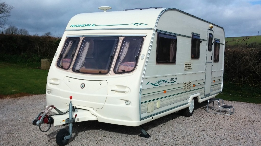 Avondale Dart 5105 Caravan 5 Berth Model Twin Lounges Motor
