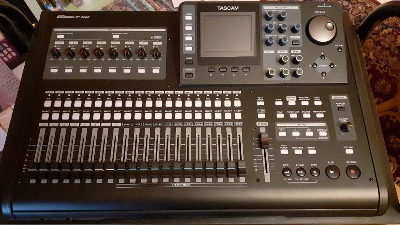 Tascam dp32sd portastudio