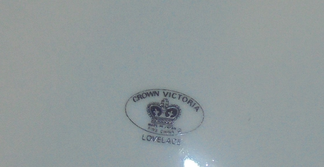 6 Vtg Crown Victoria 10 1/4 inch Dinner Plates, Lovelace Pattern