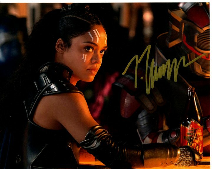 セール中…テッサトンプソン直筆サイン入り超大型写真…Tessa Thompson TESSA THOMPSON signed autographed 8x10 THOR RAGNAROK