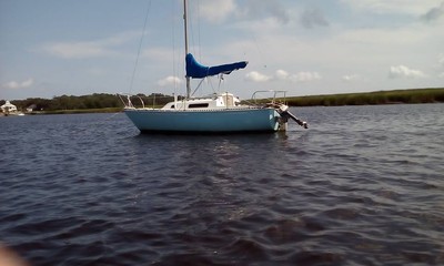 24 foot C&C sailboat