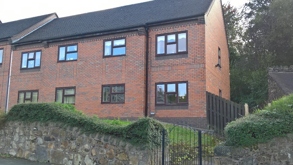 One bed flat to let (for the aged 55 & over) at Liverpool Road