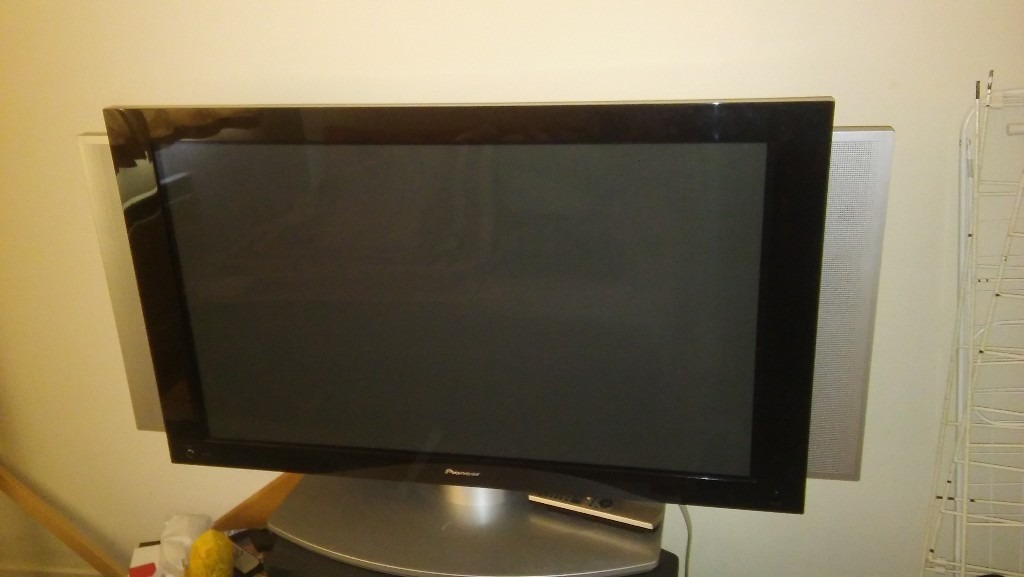 Pioneer PDP434PE 43" HD Plasma TV, PDKFS03 Stand & PDPR05XE Media