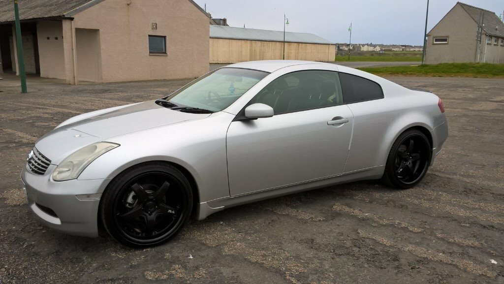 Nissan skyline 350 gt