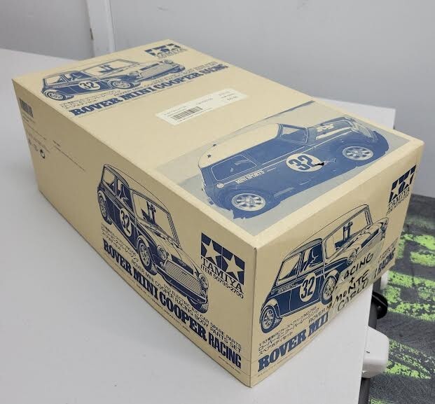 TAMIYA M05 ボディ(MINI COOPER) Tamiya M05 Mini Cooper Racing Build First Run - YouTube