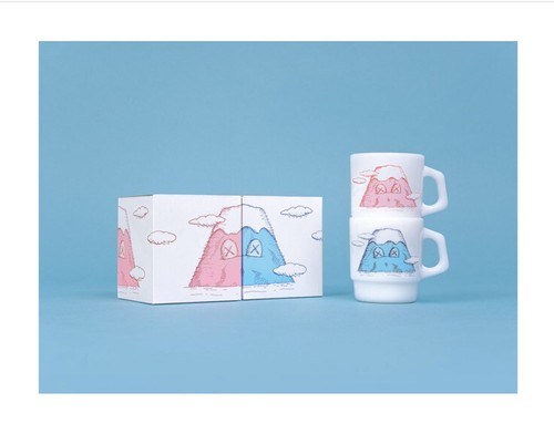 KAWS HOLIDAY Mount Fuji ぬいぐるみ ブルー KAWS HOLIDAY JAPAN 'Mount Fuji Plush'ぬいぐるみ カウズ