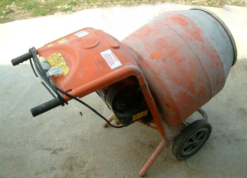 Belle Minimix 150 Cement / Concrete Mixer 110v Electric in Benson