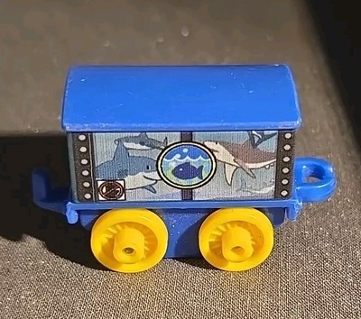 Thomas and Friends Minis 2017 Exclusive SHARK CARGO CAR  - NEW - Ships Free
