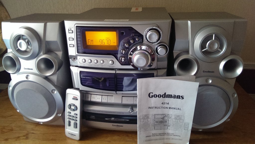 Goodmans Midi HiFi Stereo System. multi CD, Twin Cassette and radio