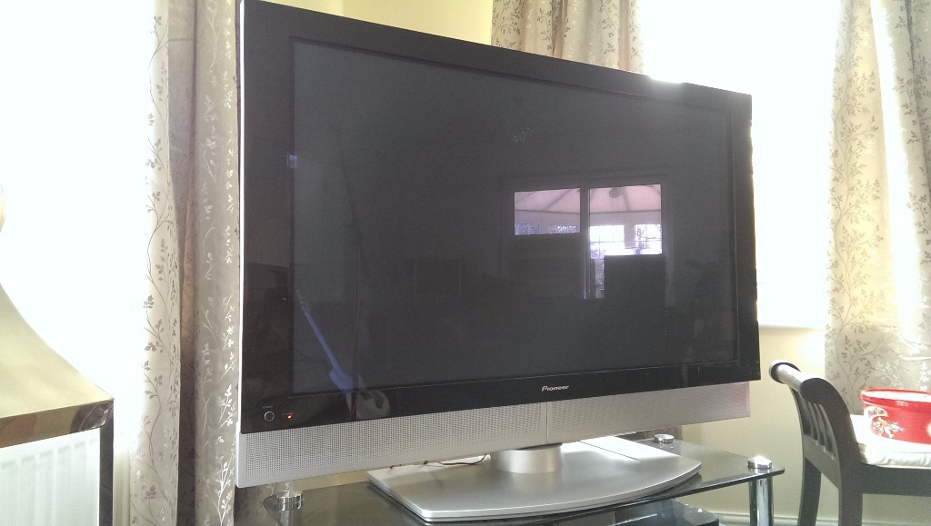 Pioneer 50" Plasma TV PDP504PE inc stand, control box and speakers