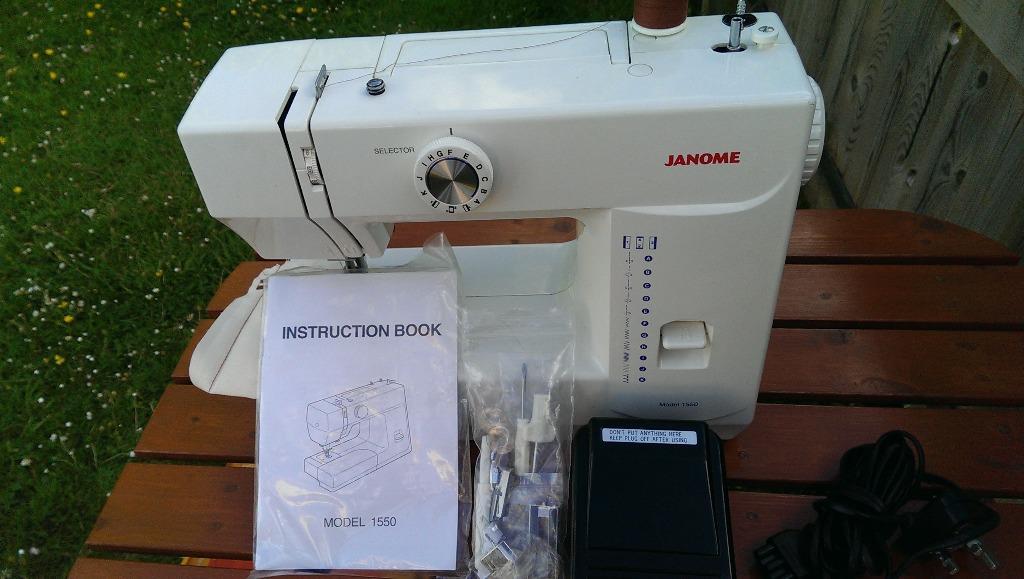 Sewing machine Janome 1550 excellent condition with manual and