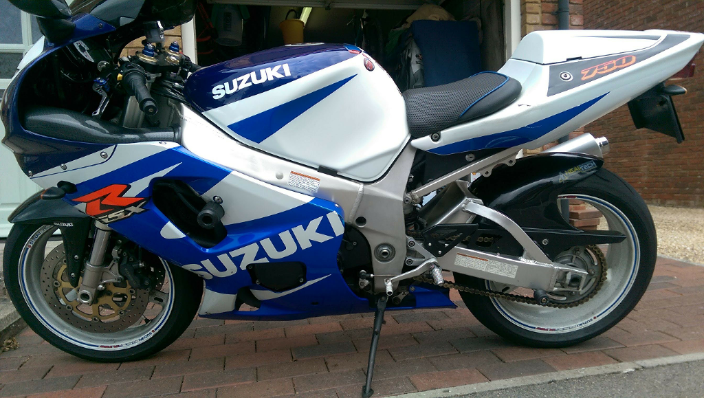 Suzuki gsxr 750 k1