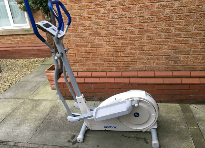 reebok rev 10101 cross trainer